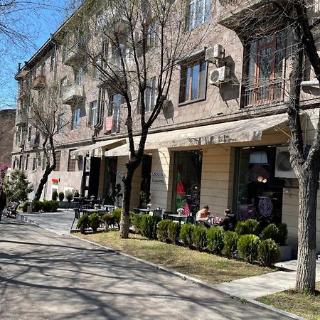 Komitas Apartement Ereván Exterior foto
